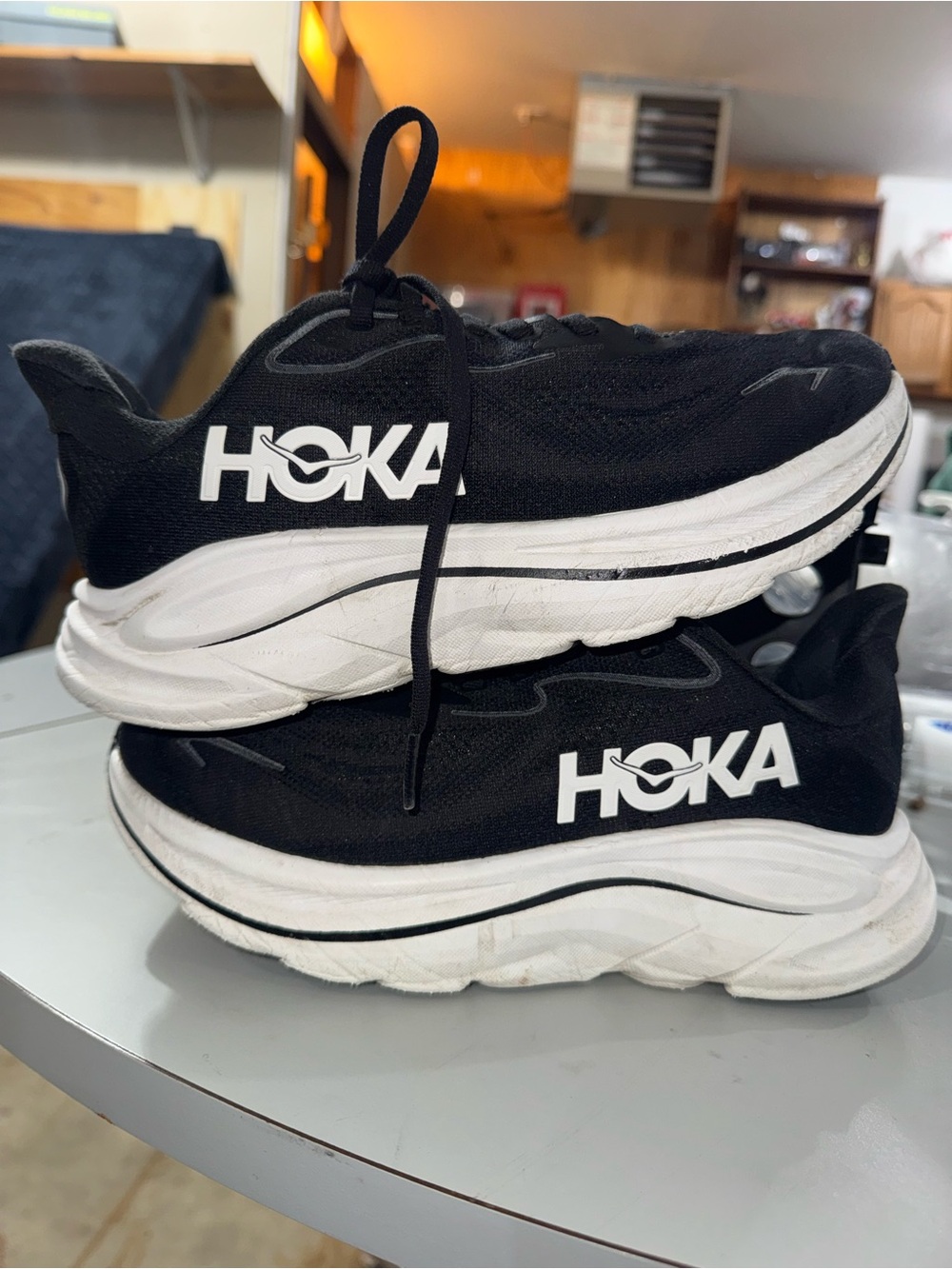 Hoka One One Women’s Clifton 10 Black White Running Shoes Size 6.5 B